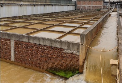 Usine de traitement des eaux usées
    