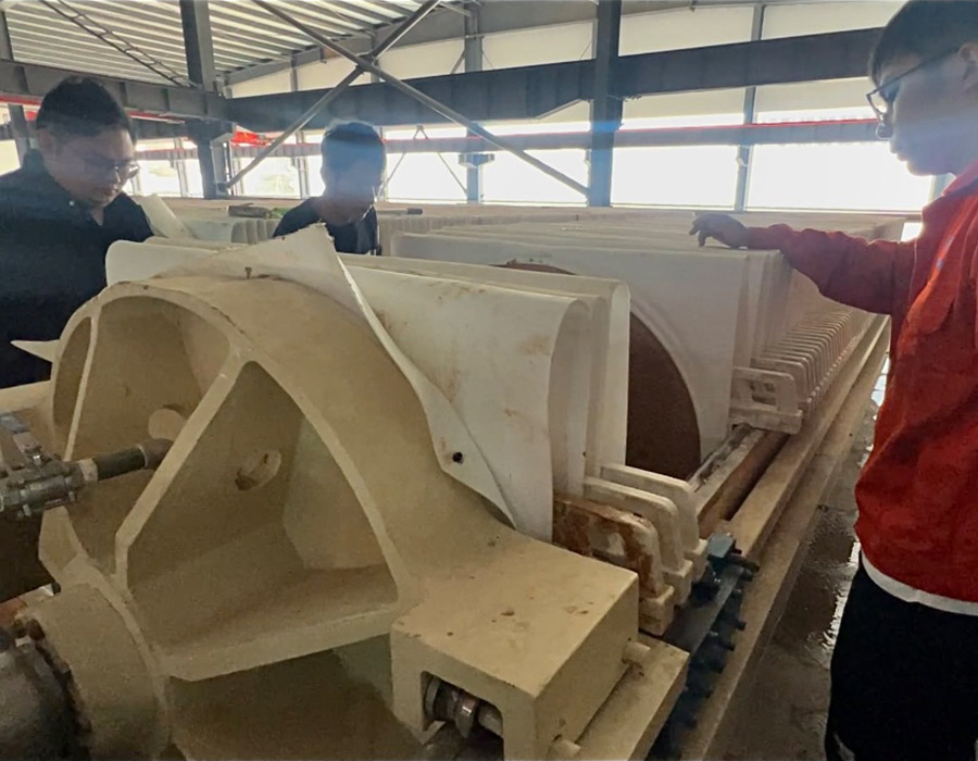 Assist in the production of electric porcelain factories